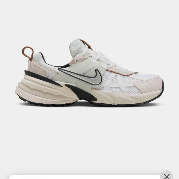 Nike V2K Run, summit, white, chrome, white, size 8 - Picture 1 of 11